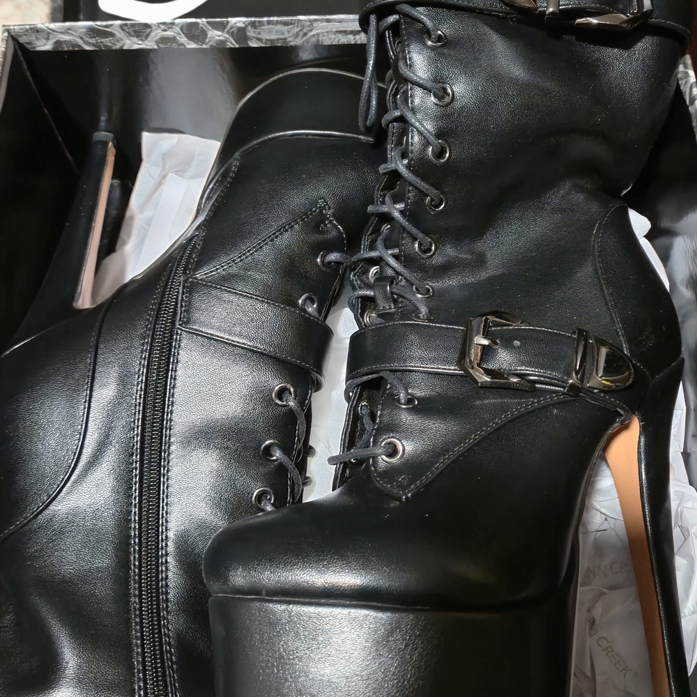 Elegant Black Women's Heeled Boots